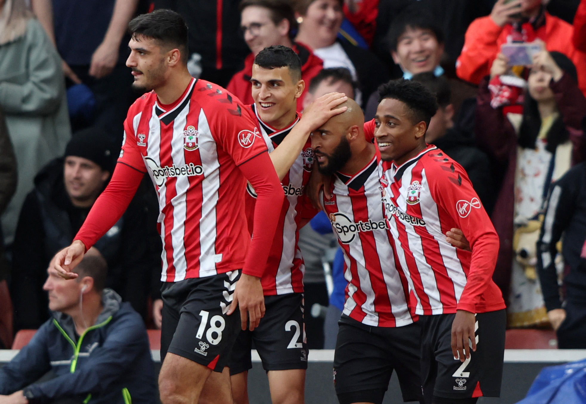 每体：孔德、阿劳霍等都可在新年复出，只加维和滕森长期养伤（每体：孔德、阿劳霍等有望新年回归，仅加维与滕森需长期休战）