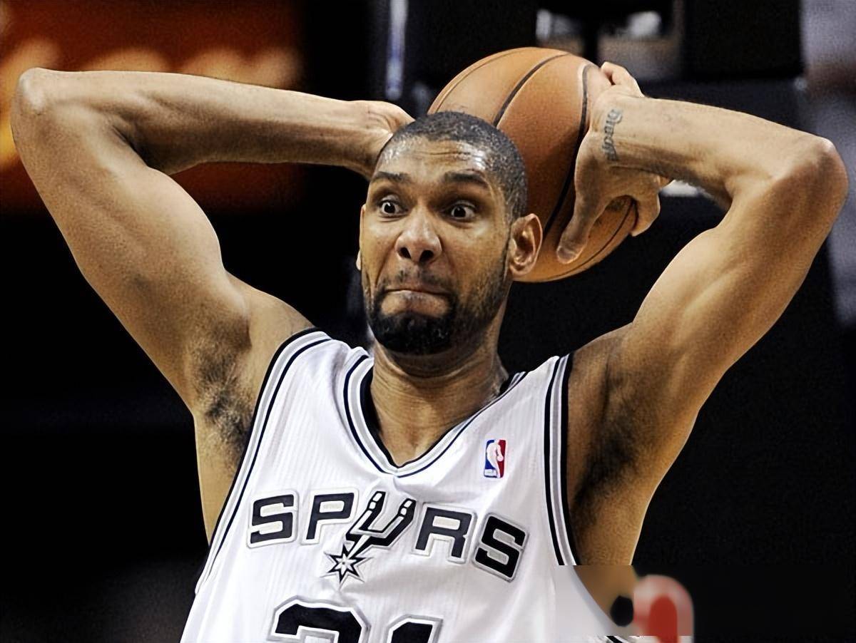 斯基拉：那不勒斯计划通过冬窗买中场，目前看上梅努等5人（斯基拉：那不勒斯计划在冬窗补强中场，梅努位列5人候选名单）