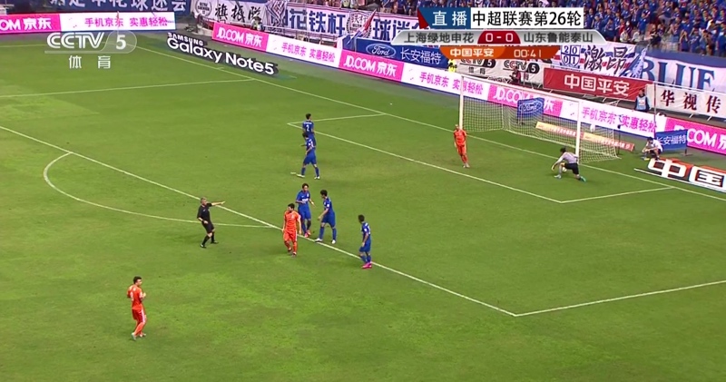 记者晒视频：钟义浩现场观看海牛比赛，海牛进球后他兴奋鼓掌（记者发视频：钟义浩现身观战海牛，球队破门他激动鼓掌）