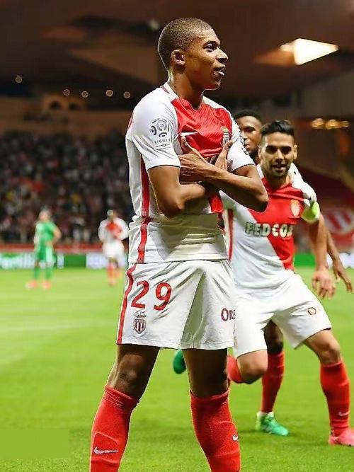 帕柳卡：门将职责是扑救，多纳鲁马、大马丁和裤袜是现役最强（帕柳卡：门将首要任务是扑救，现役最强当属多纳鲁马、大马丁与库尔图瓦）