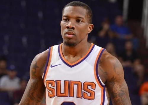 斯基拉：哈托今天与切尔西签约至2032年，并附带1年续约选项（斯基拉：哈托今日与切尔西签约至2032年，合同含1年延长选项）