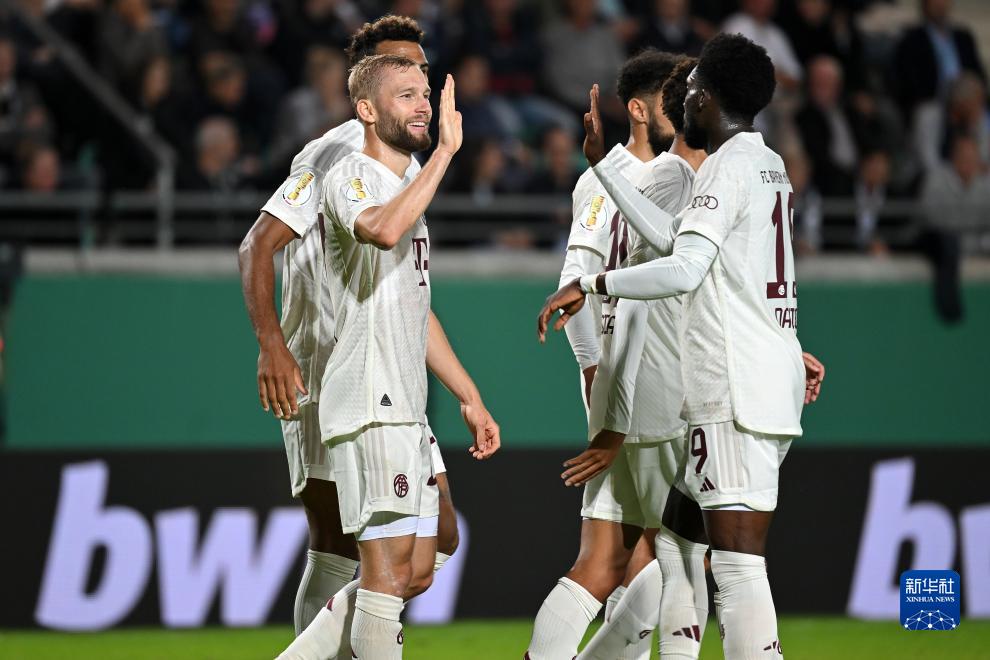 中超联赛总结：积分榜前三分析,（中超赛季回顾：积分榜三强解析）