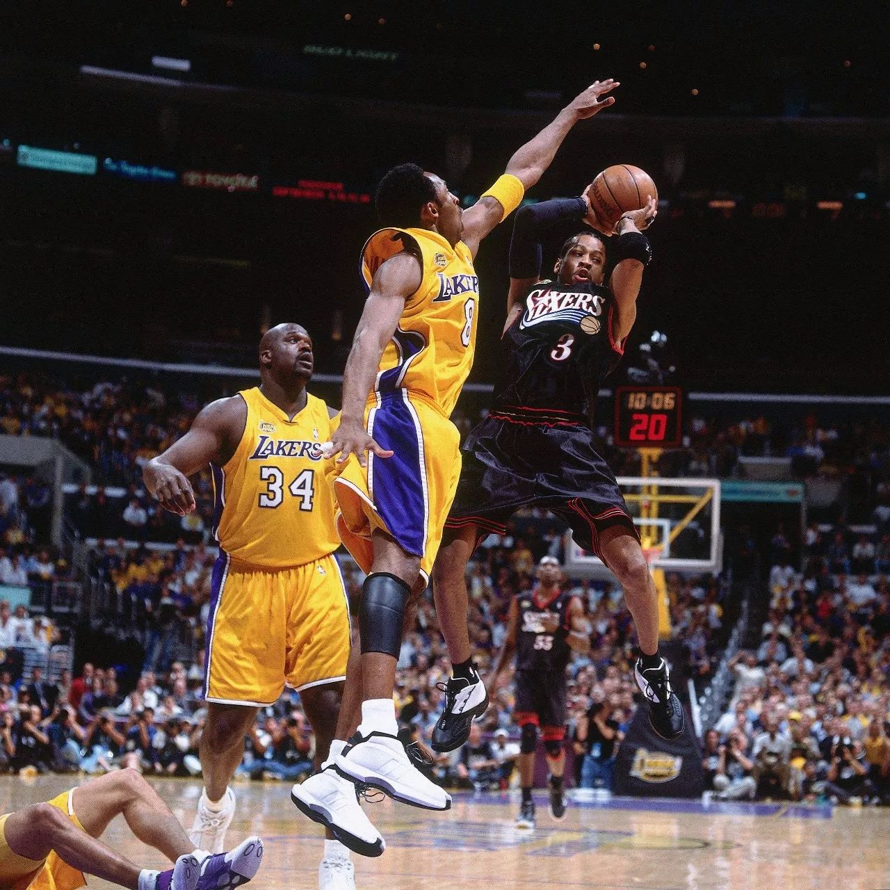 拜仁vs圣保利：凯恩领衔，卡尔、金玟哉、格雷罗首发（拜仁对阵圣保利：凯恩挂帅，卡尔、金玟哉、格雷罗先发出场）