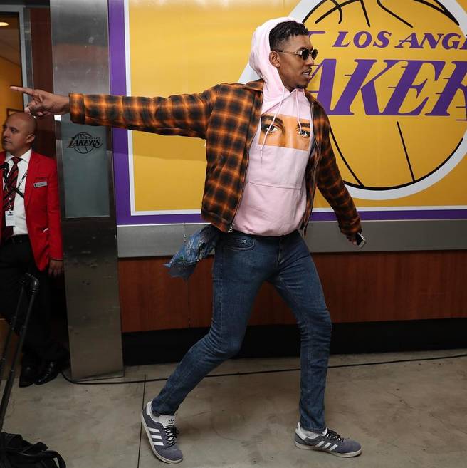 费利佩：这个赛季很遗憾在关键时候犯了错误，要好好总结（费利佩：关键时刻失误成憾，赛季需认真复盘）