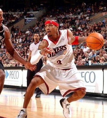 哈登节奏变化让防守崩溃（哈登变速节奏击溃防线）