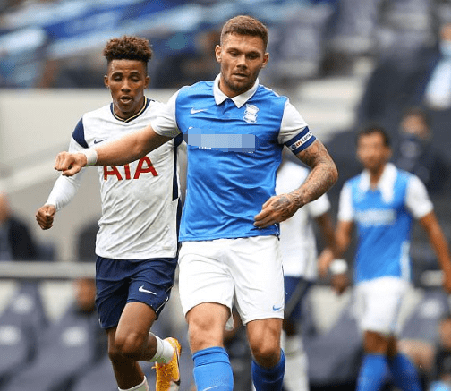 友谊赛战报：科曼、C罗破门，利雅得胜利4-2阿布扎比联合（热身赛：科曼、C罗建功，利雅得胜利4-2击败阿布扎比联合）