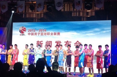 NBA：湖人加时险胜掘金 詹姆斯砍下40分（NBA：湖人加时力克掘金，詹姆斯轰下40分）
