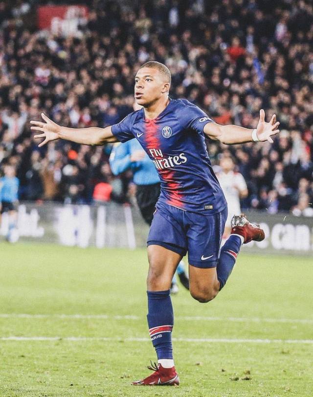 足球未来 10 年的五大趋势预测（未来十年足球五大趋势展望）