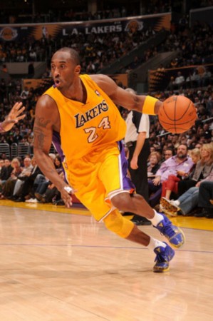 国安主场绝平恒大精彩对决（国安主场压哨扳平恒大，上演精彩大战）