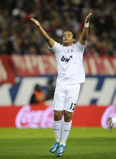 库里26000分里程碑！砍23分3板4助 18中6延续年终大战糟糕手感（库里生涯26000分达成：23分3板4助，18投6中跨年大战手感仍低迷）