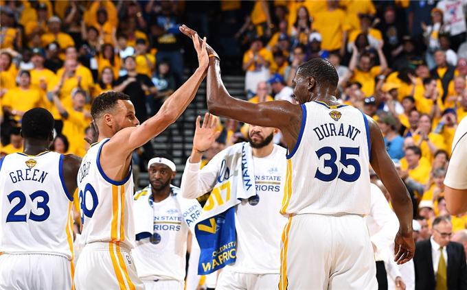 法媒：曼城、利物浦和热刺均有意埃弗顿前锋恩迪亚耶（法媒：曼城、利物浦、热刺均对埃弗顿前锋恩迪亚耶感兴趣）