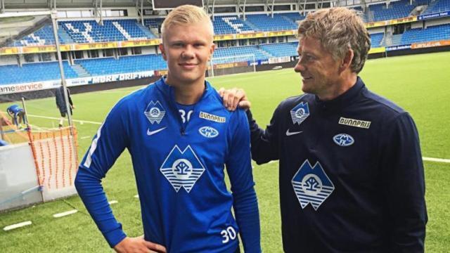 卡斯尔成最年轻30+10+5&3三分且命中率不低于70%球员（卡斯尔成史上最年轻单场30分10板5助+3记三分且命中率不低于70%的球员）