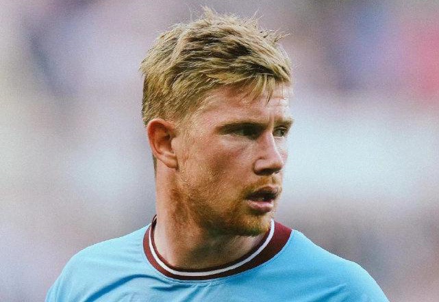 枯坐90分钟 33岁萨拉赫暗示离队 炮轰斯洛特：背信弃义一脚踹开我（枯坐全场90分钟！33岁萨拉赫疑似寻求离队 怒斥斯洛特：出尔反尔把我踢开）