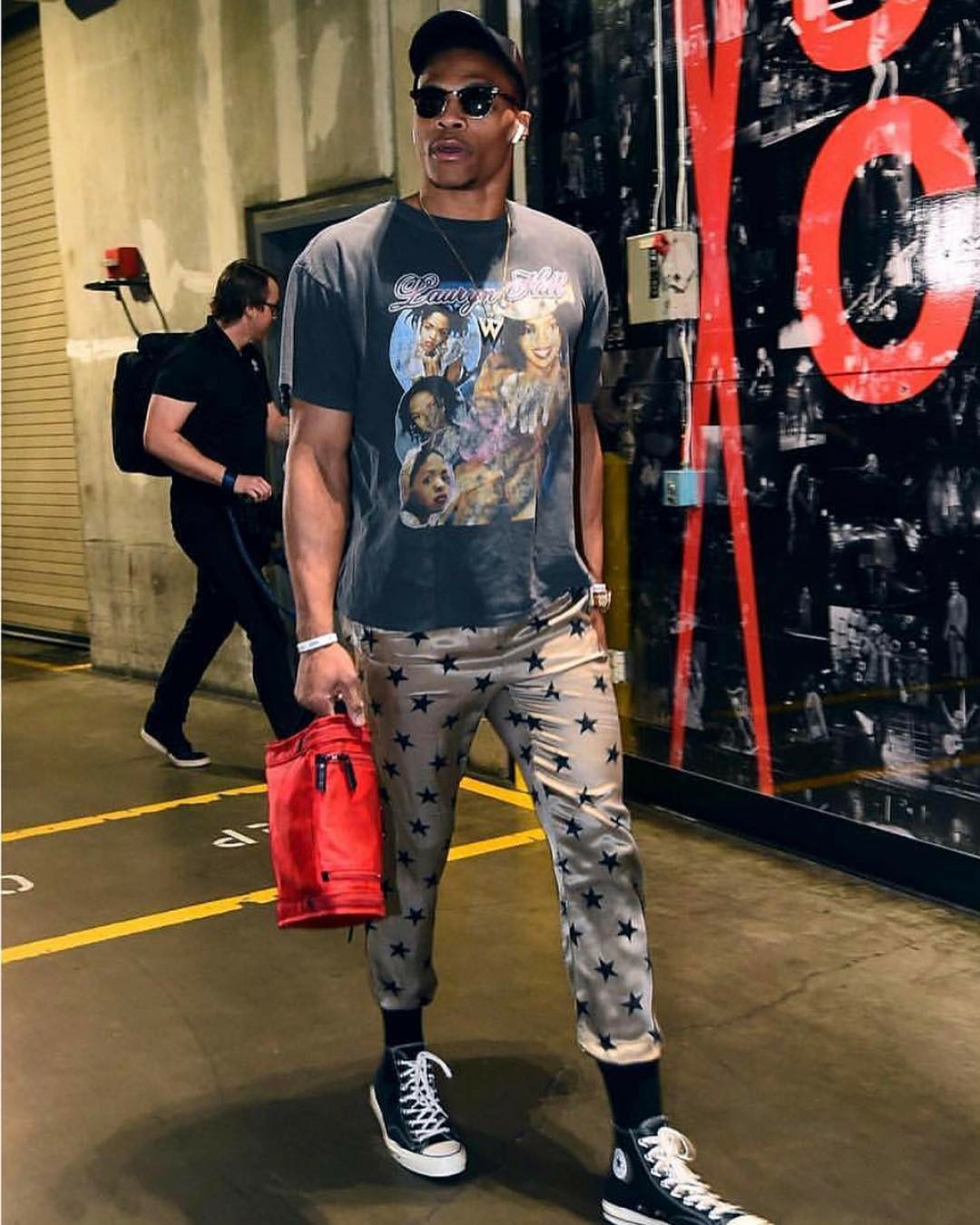 德甲半场：埃姆雷詹点射，拜尔建功，多特暂2-0斯图加特（半场战报：埃姆雷-詹点球破门，拜尔建功，多特暂2-0领先斯图加特）