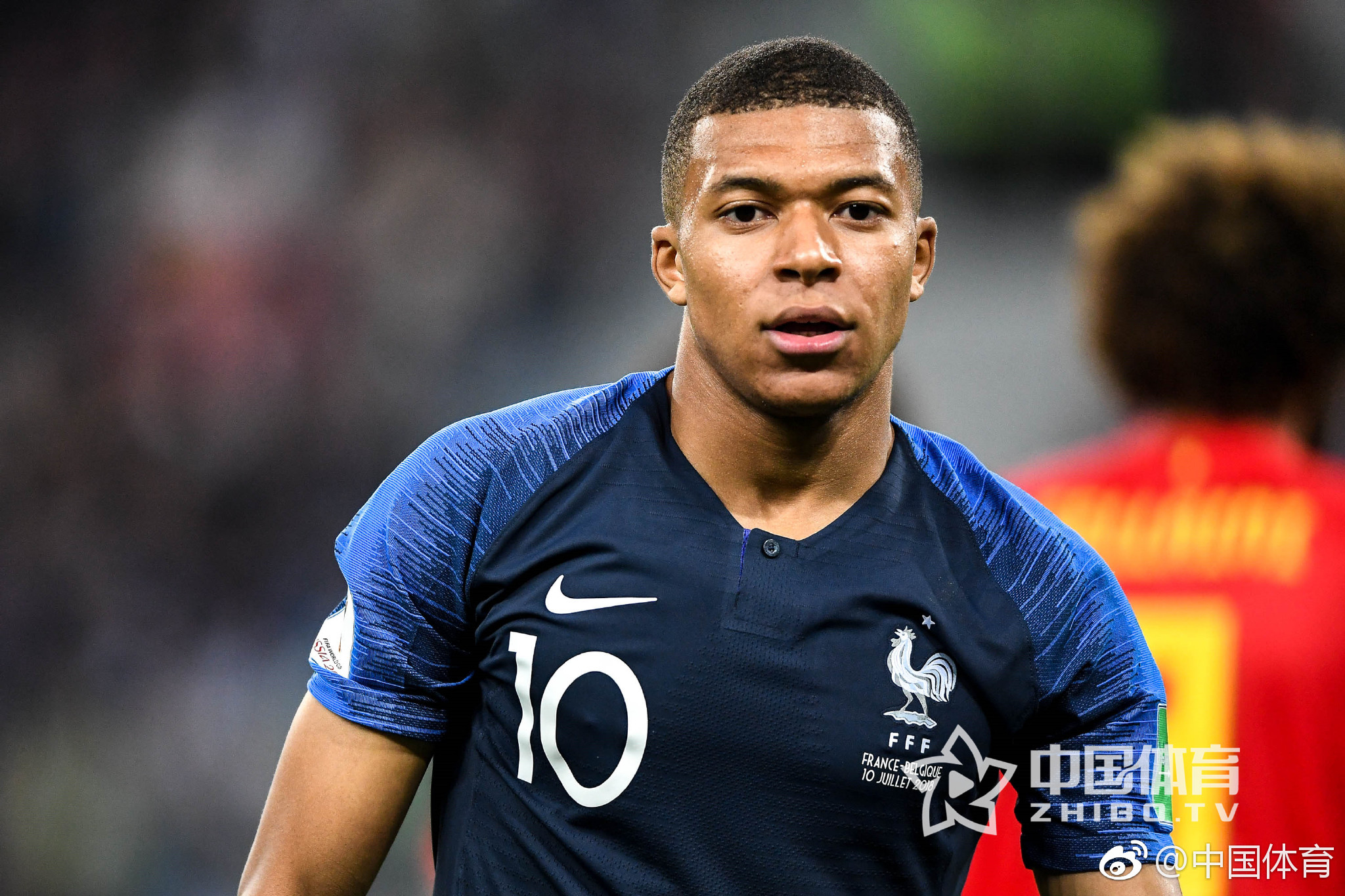 半场：皇马0-0巴列卡诺，比赛平淡，维尼修斯造险（半场战报：皇马0-0巴列卡诺，场面平淡，维尼修斯制造威胁）