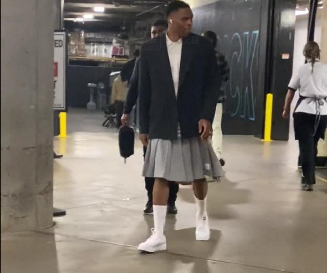 徐正源痛心中超排名，呼吁拯救中国足球尊严（徐正源为中超排名揪心，呼吁挽回中国足球尊严）