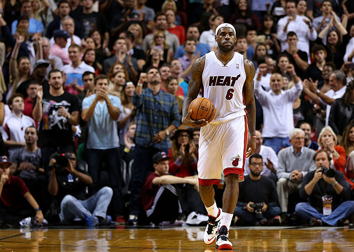 迈阿密国际vs温哥华白浪：梅西PK穆勒；苏亚雷斯替补（国际迈阿密战温哥华白浪：梅西对决穆勒，苏亚雷斯替补待命）