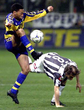 19岁国足新星登陆德乙，半年冲德甲，复刻传奇？（19岁国脚新秀登陆德乙，半年冲刺德甲，能否再写传奇？）