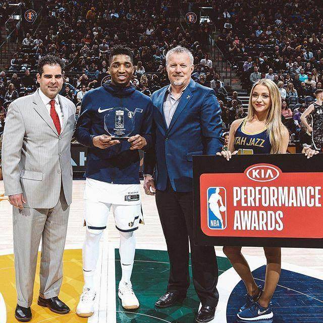 名记：热火追求罗齐尔时并不知他正被NBA调查 黄蜂对此不予置评（据名记报道，热火在追求罗齐尔时并不知其正受NBA调查，黄蜂拒绝置评）